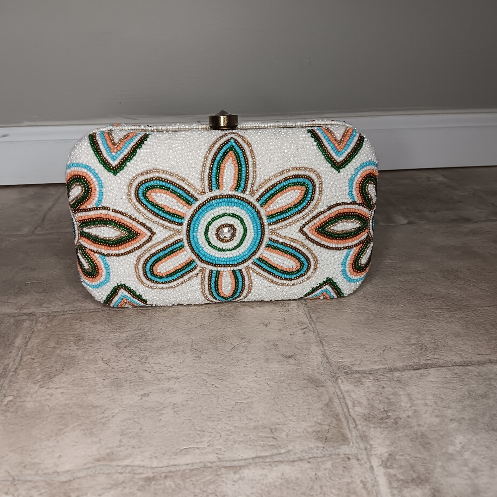 BOGO FREE❣️ Embroidered Floral Clutch